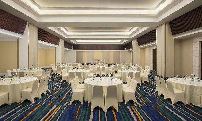 Howard Johnson By Wyndham Pekalongan Exterior photo